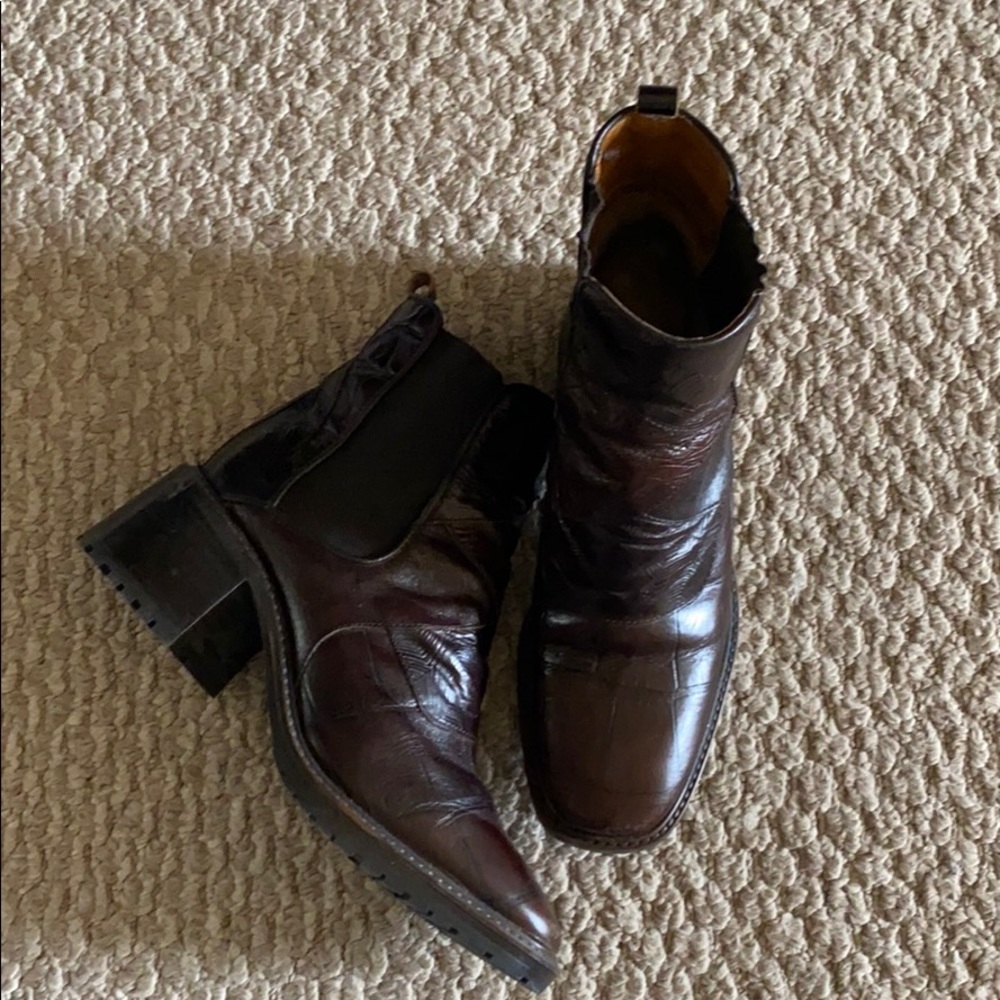 Chunky heeled 90s booties